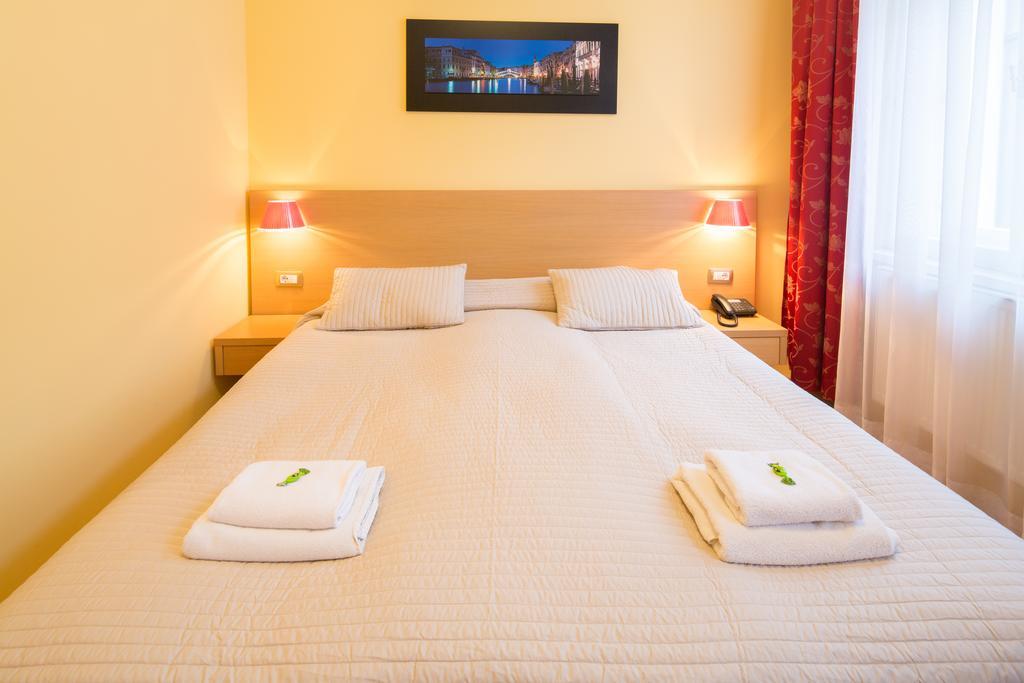 City Lounge Hotel Prague Phòng bức ảnh