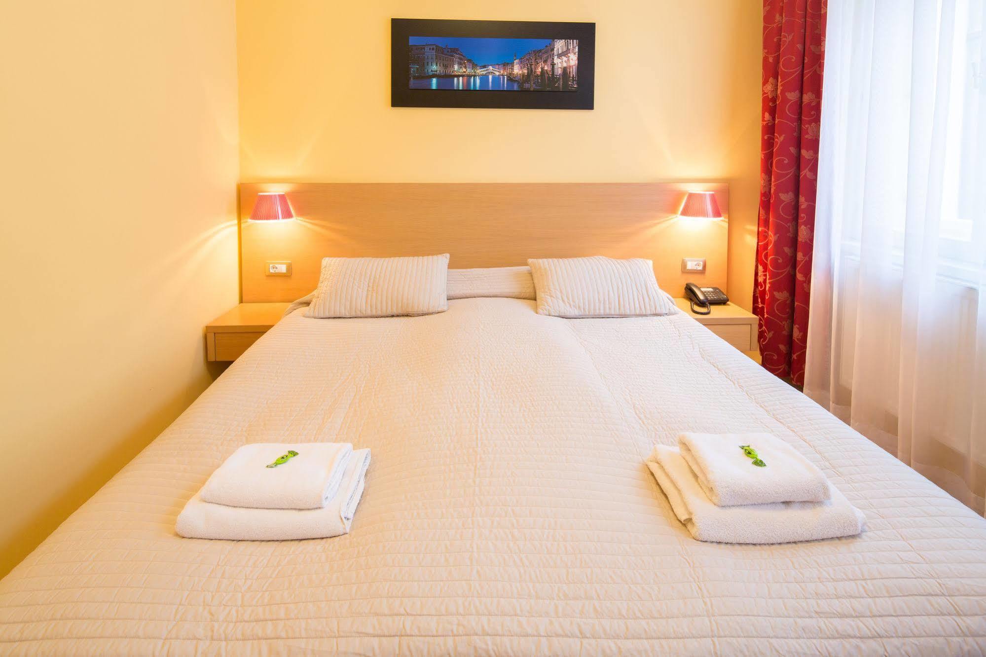 City Lounge Hotel Prague Ngoại thất bức ảnh